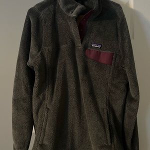 NWT Patagonia pull over sweatshirt